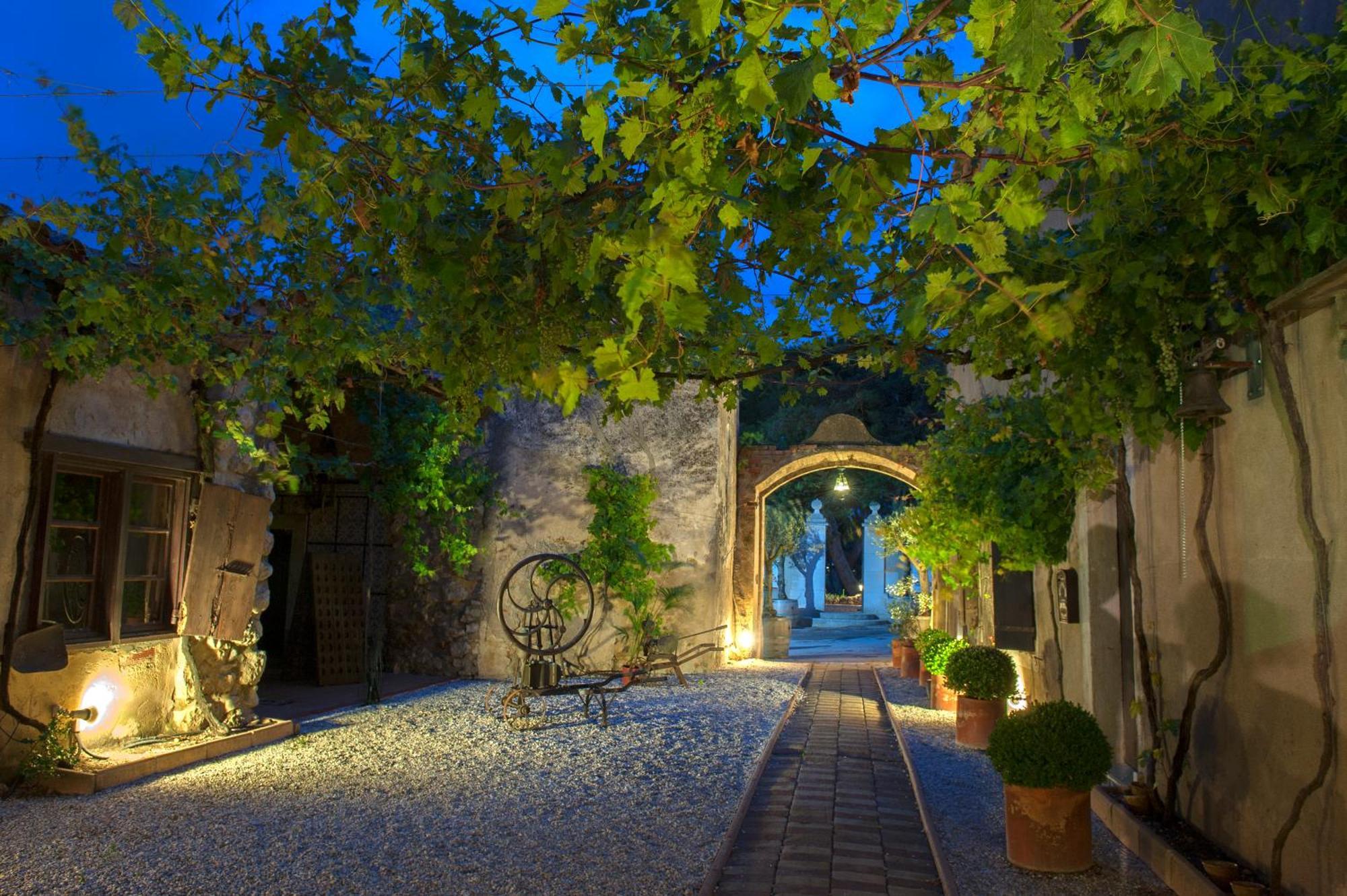 Chateau Le Bouis Gruissan Exterior photo